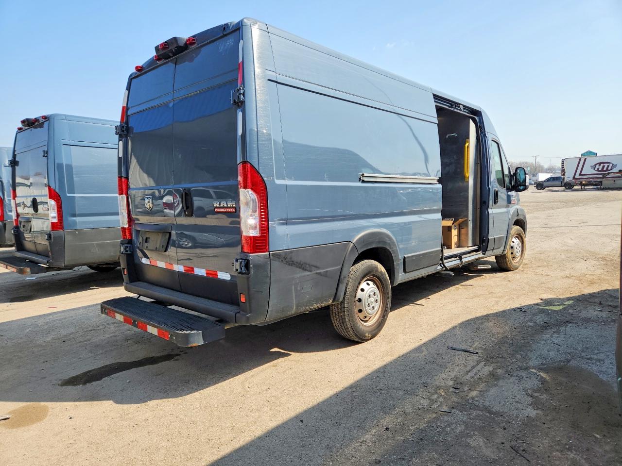 2020 RAM Promaster 3500 — VIN 3C6URVJG7LE128643 — photo 3